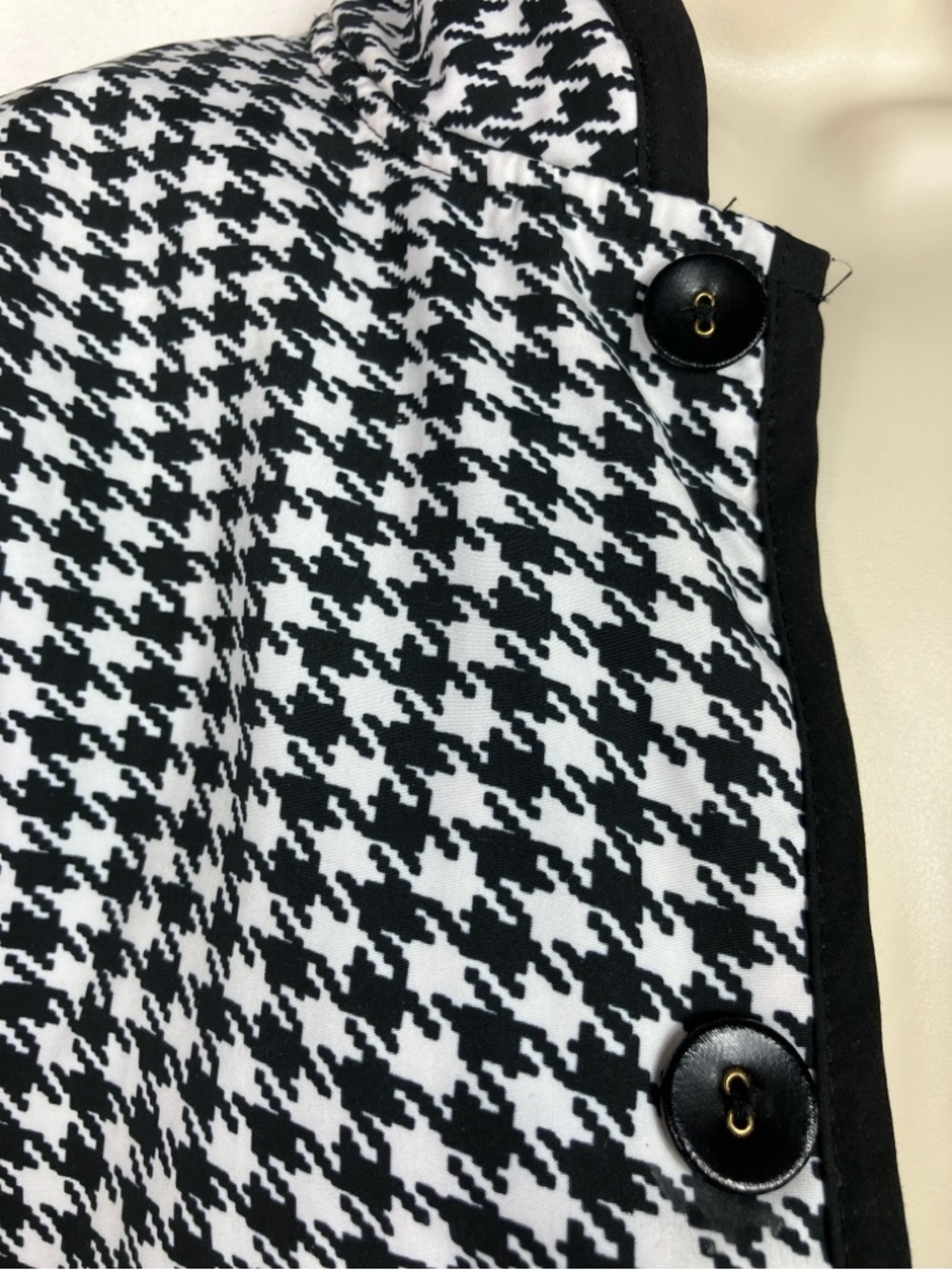 🖤❤️Black & White Houndstooth printed/smooth reversible Jacket w/Red Quilting - Picture 5 of 16